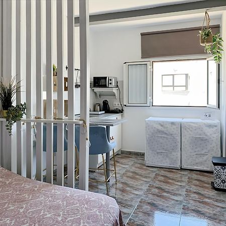 Habitaciones Privadas Cerca De La Playa Y Aeropuerto En Casa Compartida Con Otros Huespedes Playa Honda  Exteriér fotografie