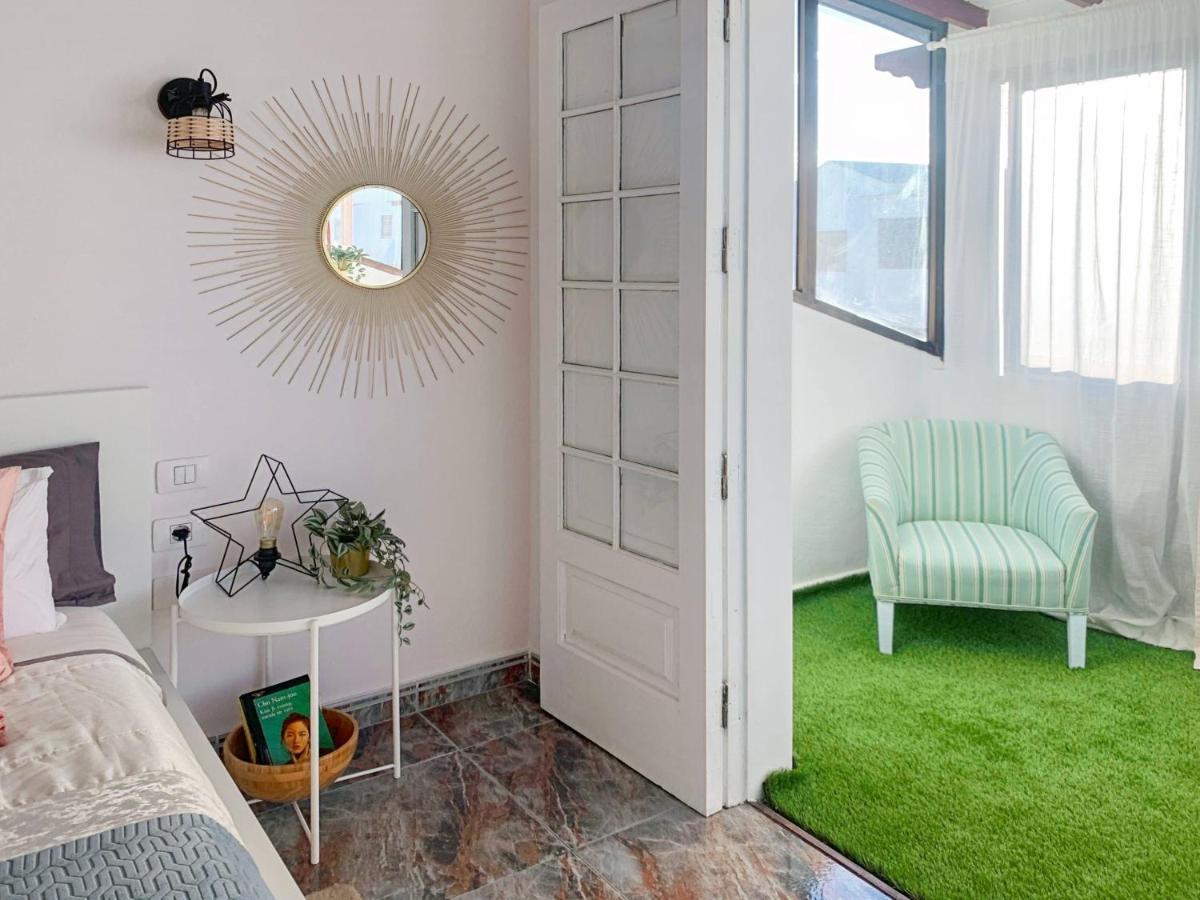 Habitaciones Privadas Cerca De La Playa Y Aeropuerto En Casa Compartida Con Otros Huespedes Playa Honda  Exteriér fotografie